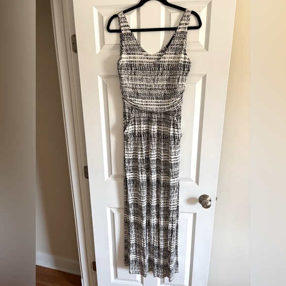 SALE! Cynthia Rowley black and white tank maxi dress, like new condition! - Picture 1 of 3